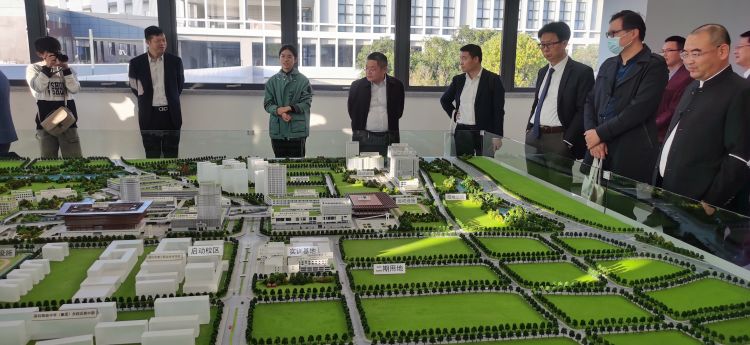 91免费黄片下载APP參加深圳技術大學新材料與新能源學院校企合作交流會-暨校企合作理事會成立大會
